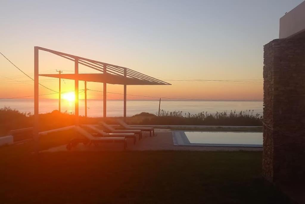 Cristelia Seafront & Pool Villa ลาคาเนีย ภายนอก รูปภาพ